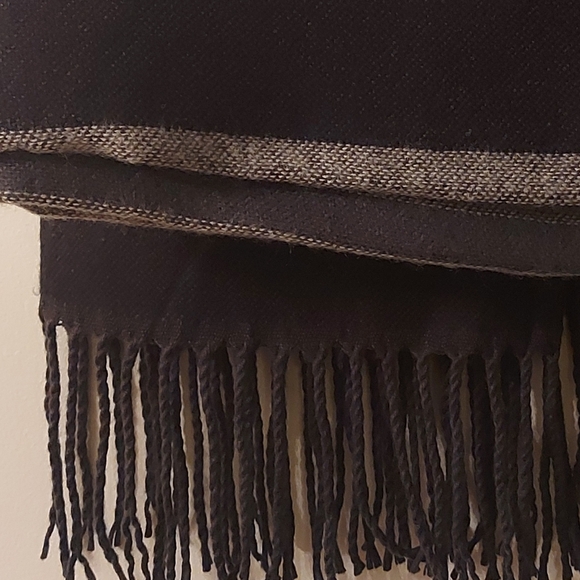 Hollister chunky blanket/scarf or wrap - Picture 4 of 9